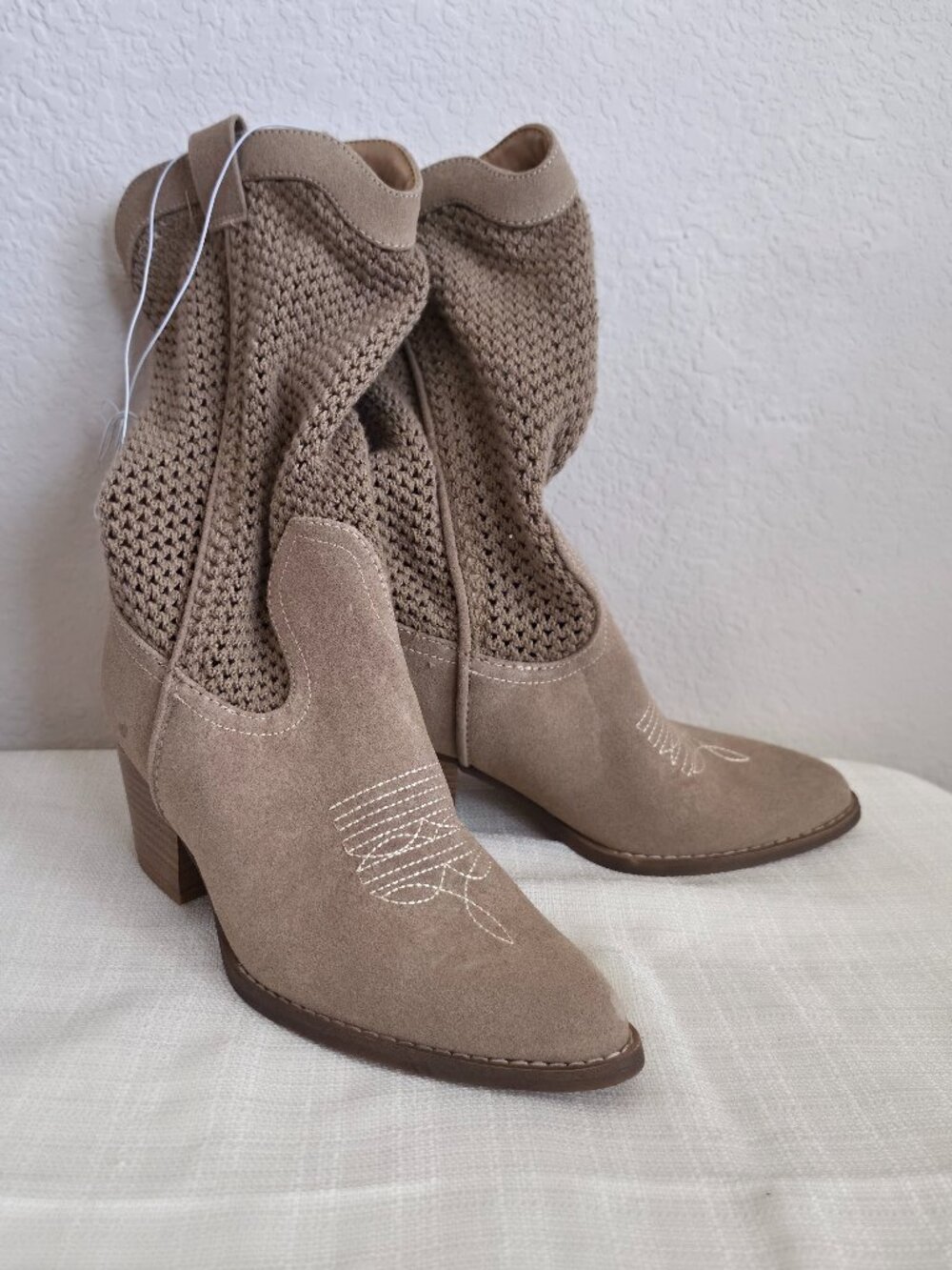 Universal Thread Jasper Western Boots NWT 8